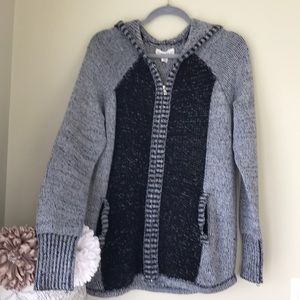 Women’s hooded sweater